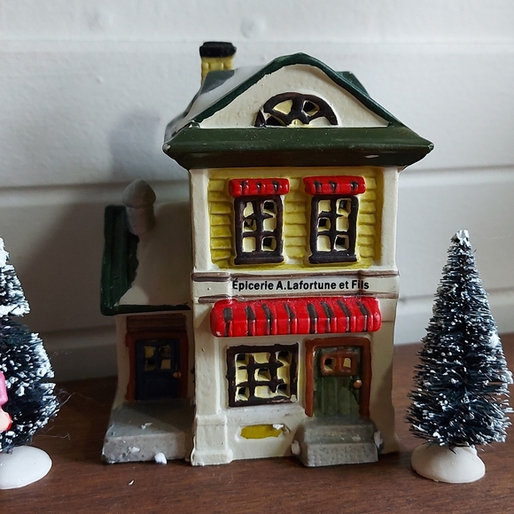 Illuminated Village for the Holiday SeasonJean-Coutu Village. - Picture 6 of 12